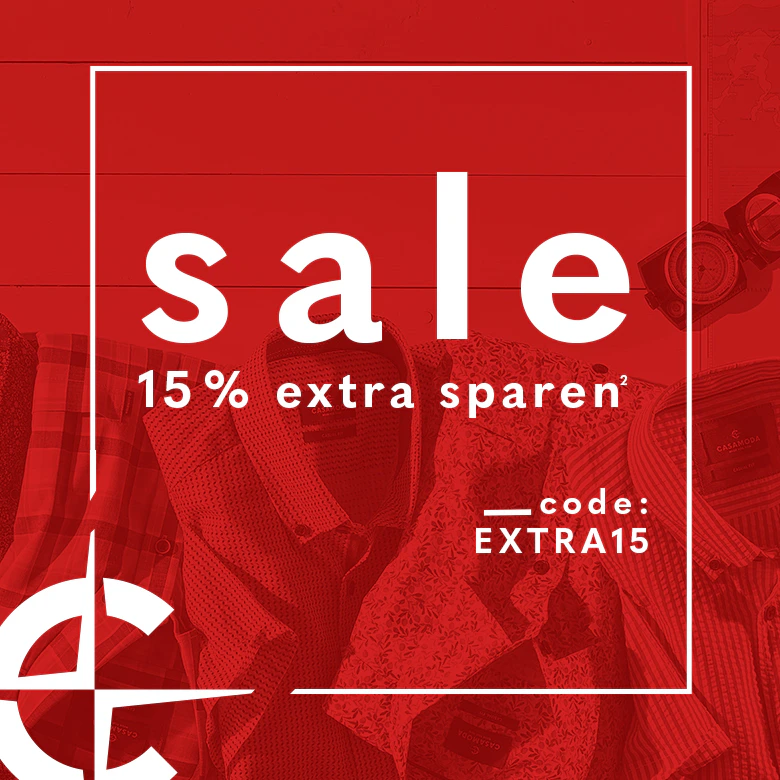 Banner mit 15% extra sparen und dem Code EXTRA15 vor liegenden Hemden