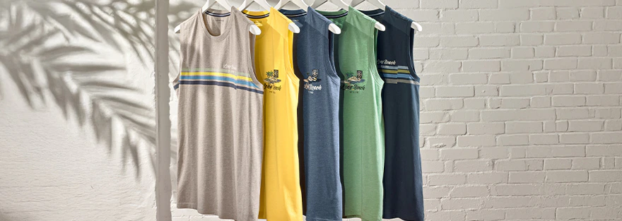 Tanktops in verschiedenen Farben von CASAMODA hängen an Kleiderbügel