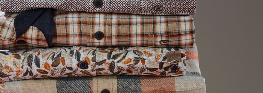 Gestapelte Freizeithemden von CASAMODA