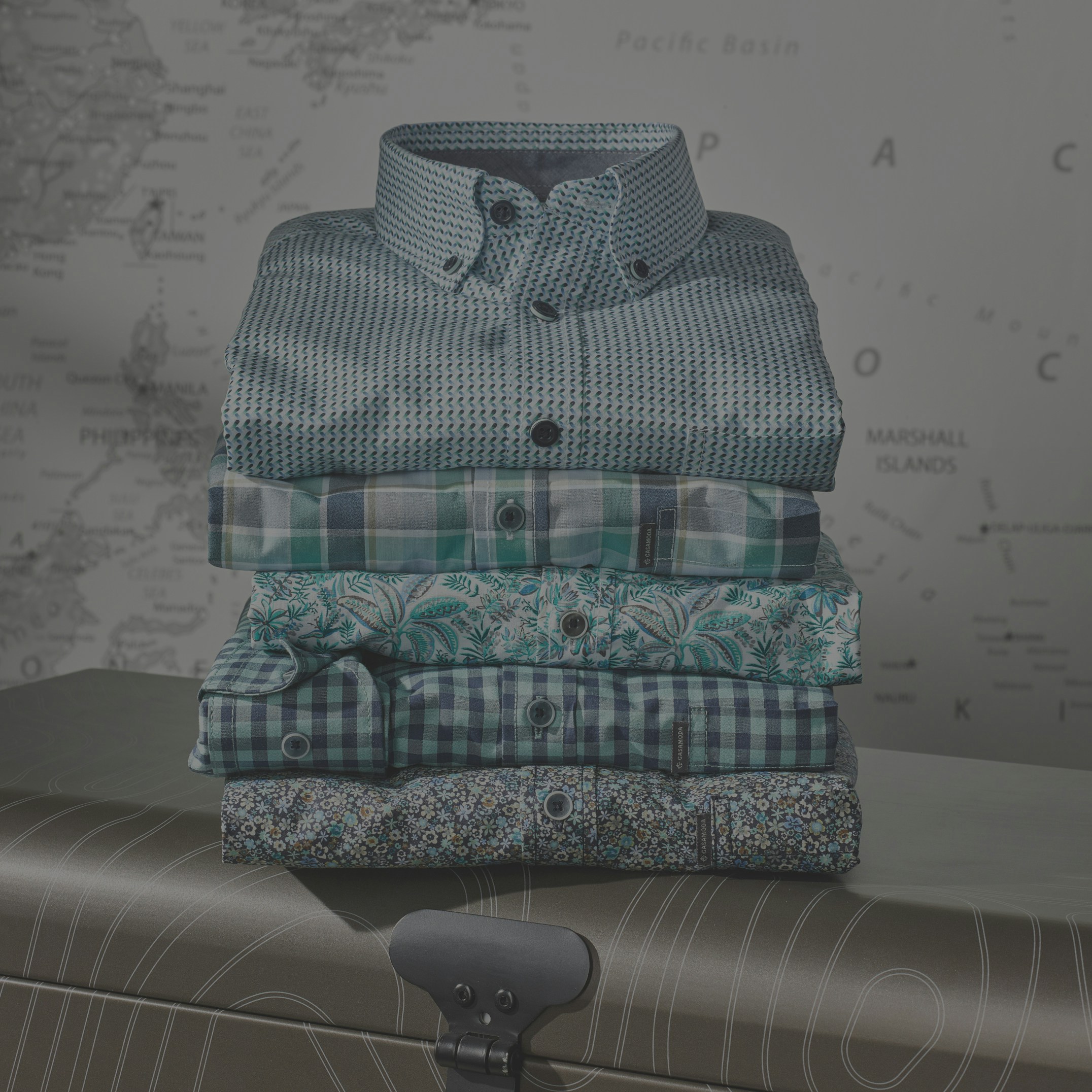 Gestapelte Freizeithemden von CASAMODA