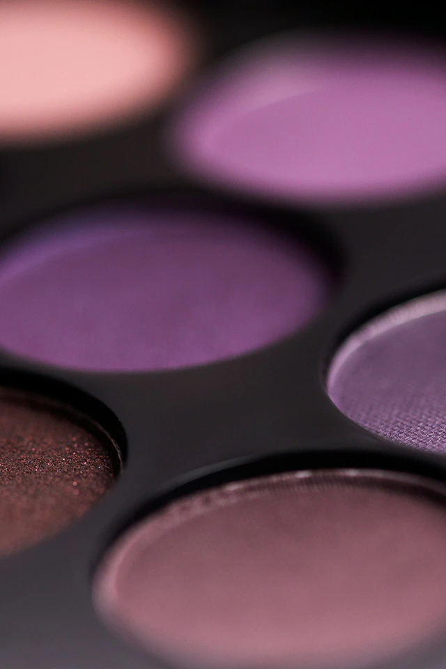 Inspiration for the trend colour purple, featuring various shades of violet and lilac.