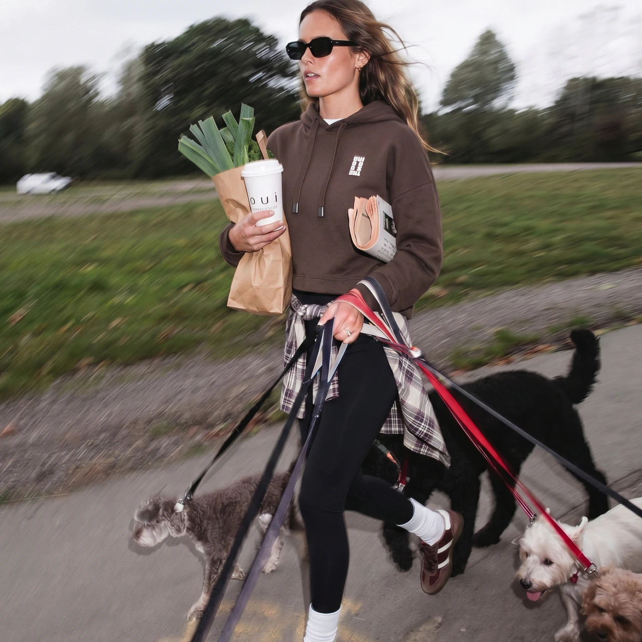 An outfit to kick off the Oui magazine feature ‘Life on the Go’, featuring a hoodie, a checked blouse and leggings