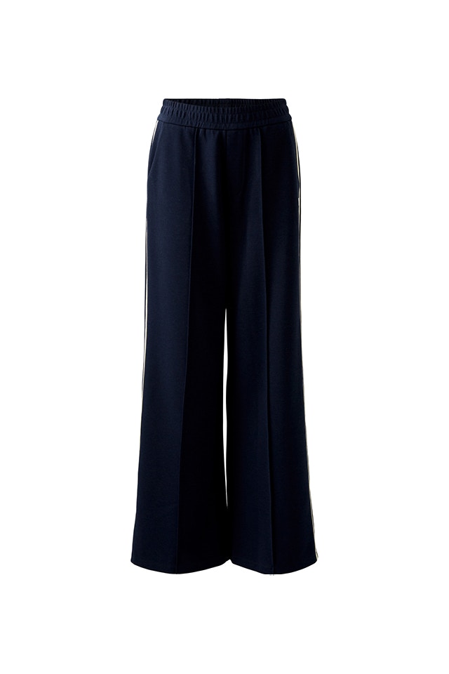 Lässige blaue Hose mit weißem Streifen seitlich.