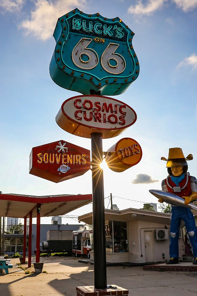 A road sign from the famous Route 66 in America.