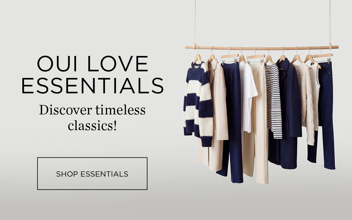 Left: Oui love Essentials – Discover timeless classics! Clickable area: Shop Essentials. Right: A clothes rail with hanging garments, blue and white striped jumper, beige coat, blue trousers, white T-shirt.