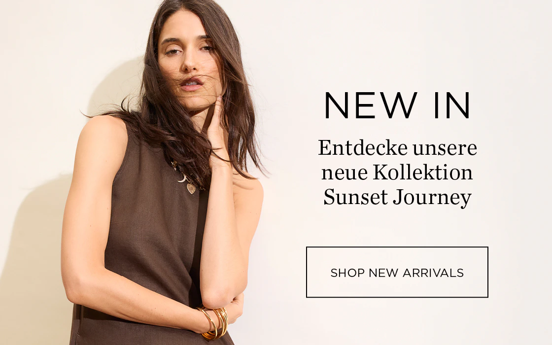 Links: Model trägt braunes Leinenkleid. Rechts: Schriftzug New in: Entdecke unsere neue Kollektion Sunset Journey