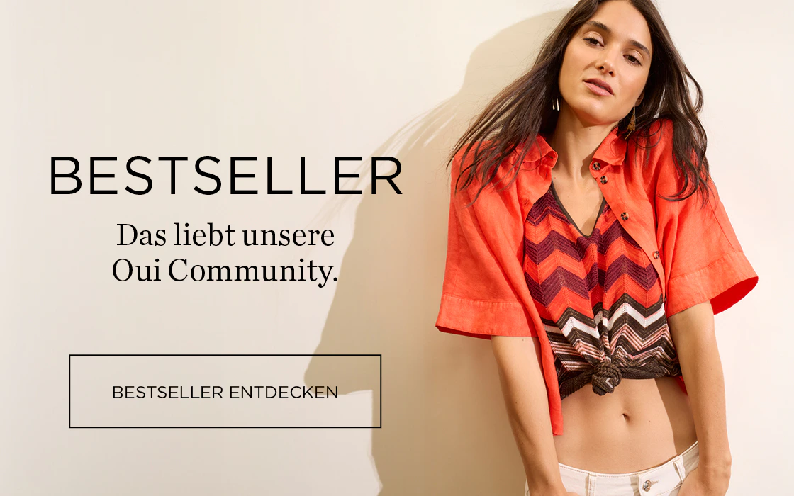 Links: Schriftzug Besteller: Das liebt unsere Oui Community. Rechts: Model trägt orange Leinenbluse mit Stricktop mit Zickzackmuster