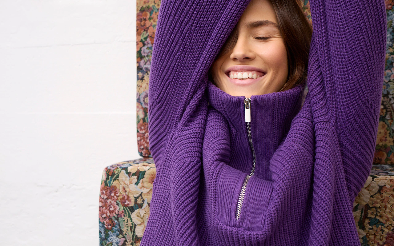 Damenmode von Oui mit lila Pullover aus der aktuellen Kollektion