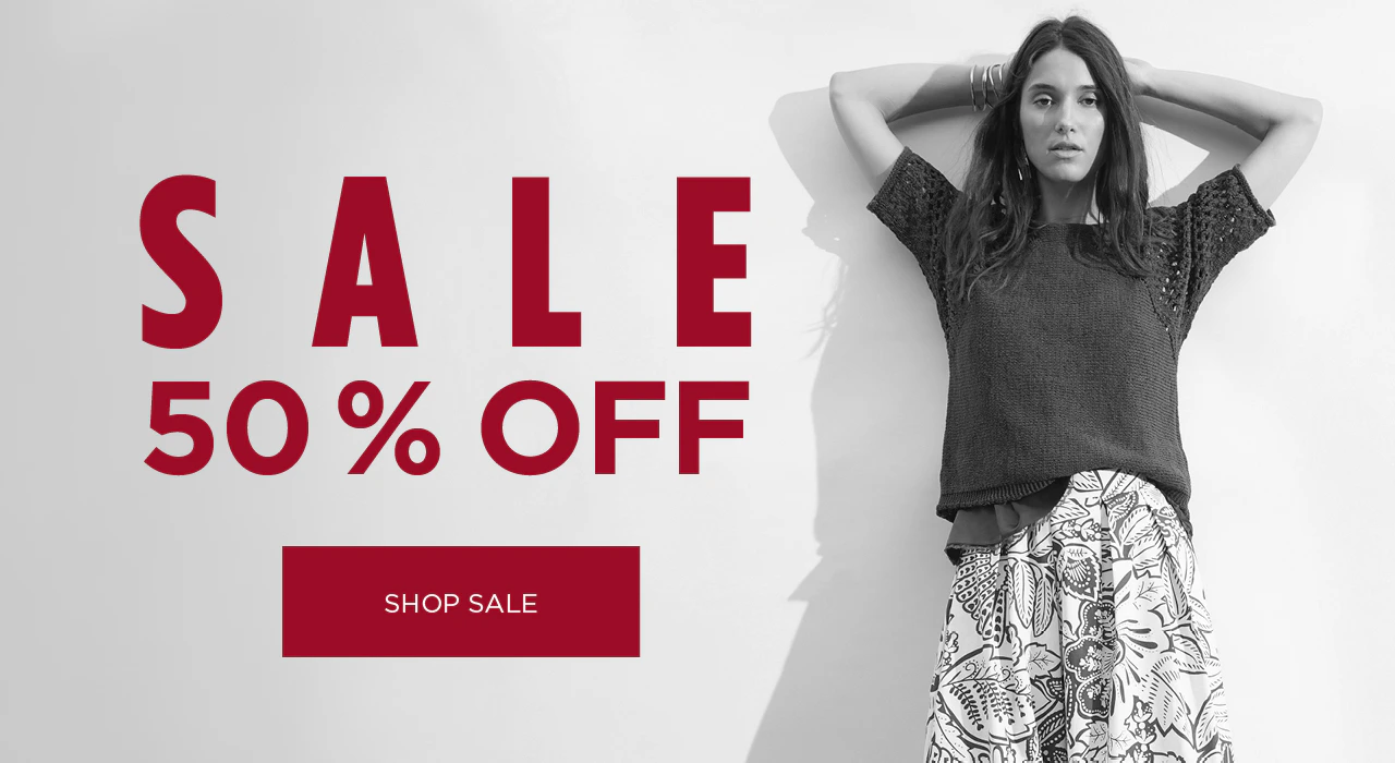 Banner mit einer Frau rechts in schwarz weiss und rotem Text: Sale 50% OFF Klickfläche shop sale.