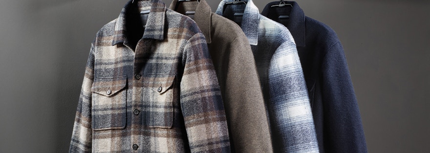 Aufgehangene Hemdjacken von VENTI
