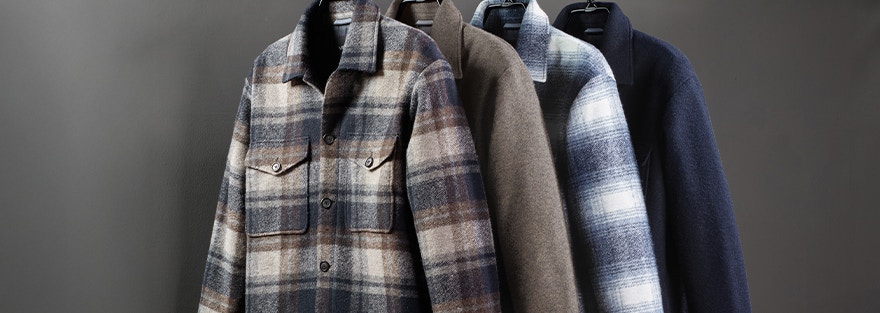Aufgehangene Hemdjacken von VENTI