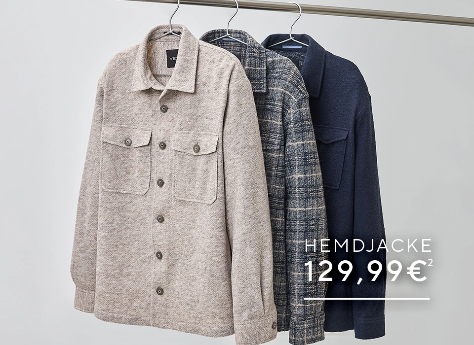 Drei VENTI Herren-Hemdjacken in Beige, kariertem Blau und Dunkelblau auf Kleiderbügeln.